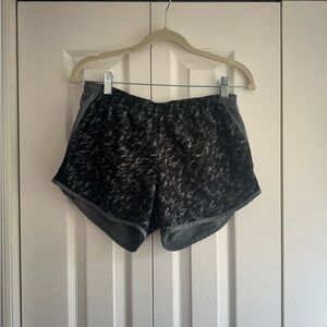 Nike Women's Black/Grey Patterned Shorts